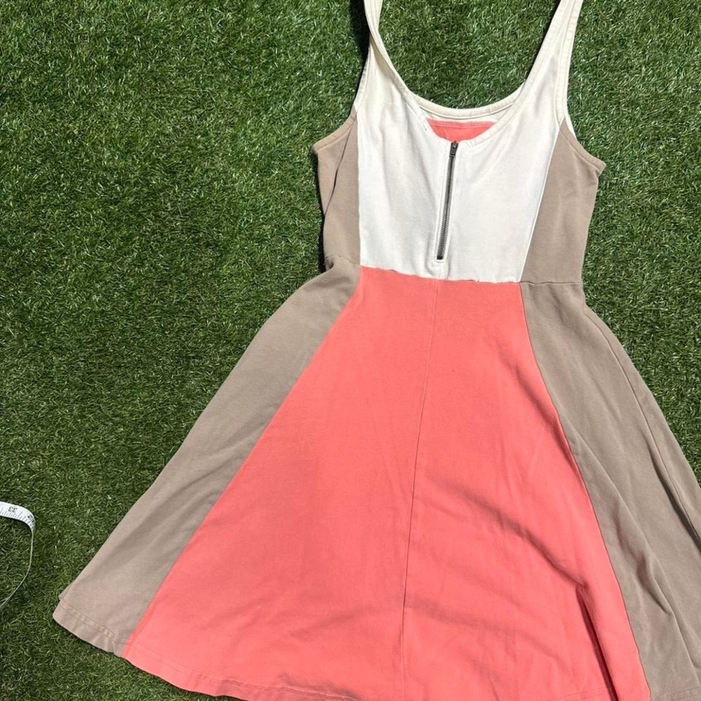 Express Color-Block‎ Skater Dress - Picture 3 of 5